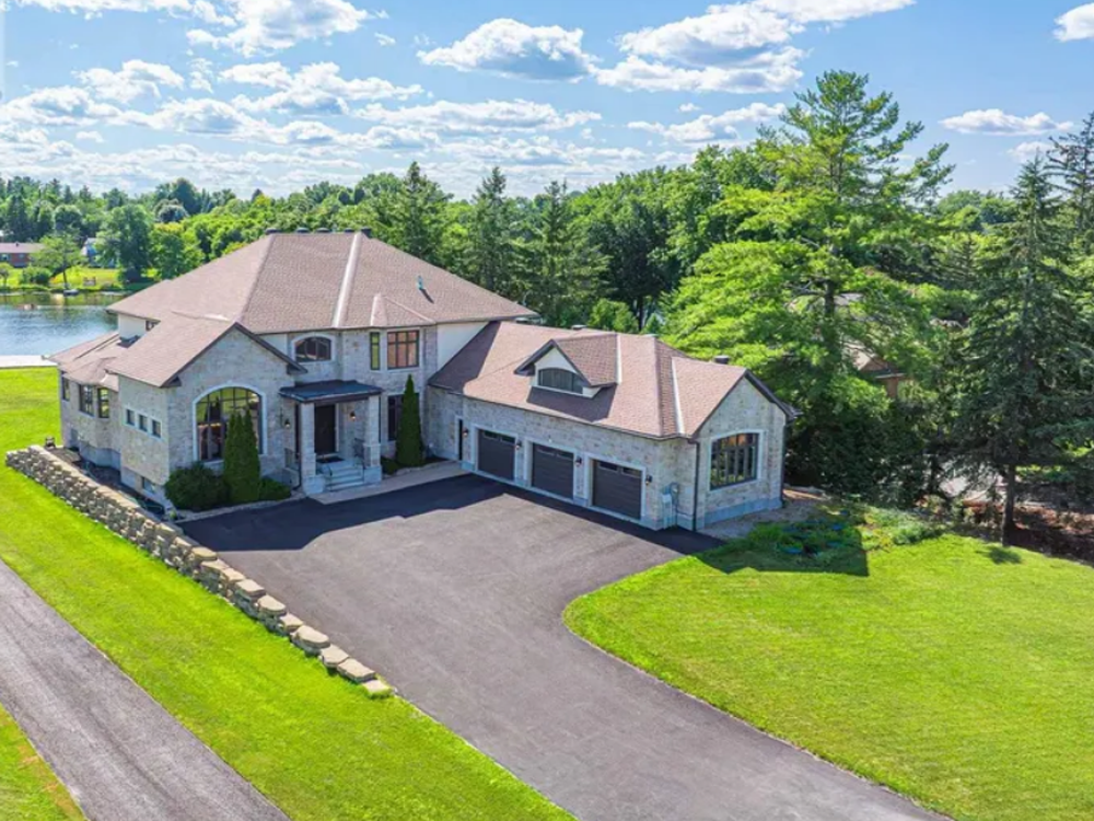 1180 River Road, Ottawa, ON