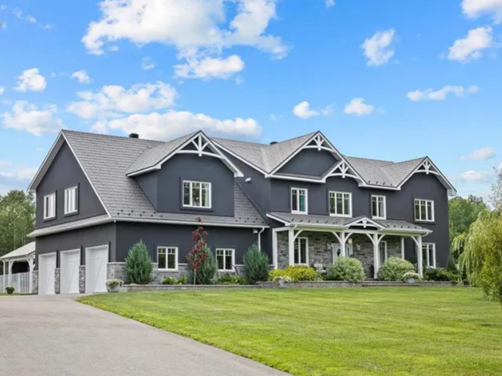 2440 Emmett Road, Ottawa, ON